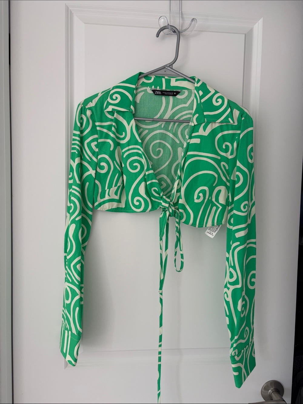 Zara Green and White Swirl Tie-Front Cropped Shirt
